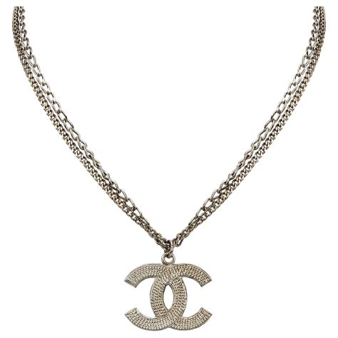 chanel pendentif